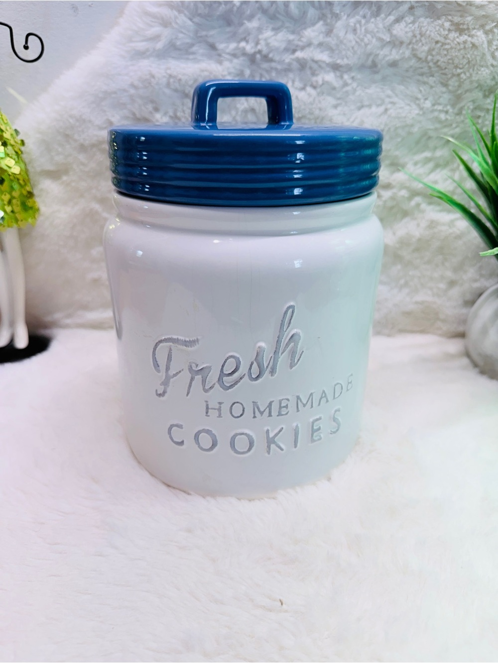 Fresh Homemade Cookies Ceramic Cookie Jar with Blue Lid 🍪
